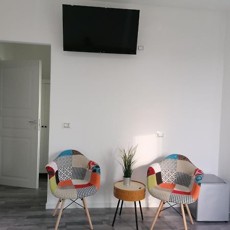 Suite Room Malpensa B&B Cardano Al Campo Bagian luar foto