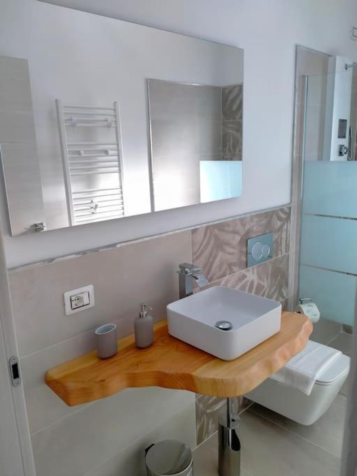 Suite Room Malpensa B&B Cardano Al Campo Bagian luar foto