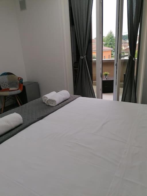 Suite Room Malpensa B&B Cardano Al Campo Bagian luar foto
