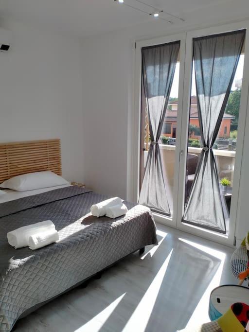 Suite Room Malpensa B&B Cardano Al Campo Bagian luar foto
