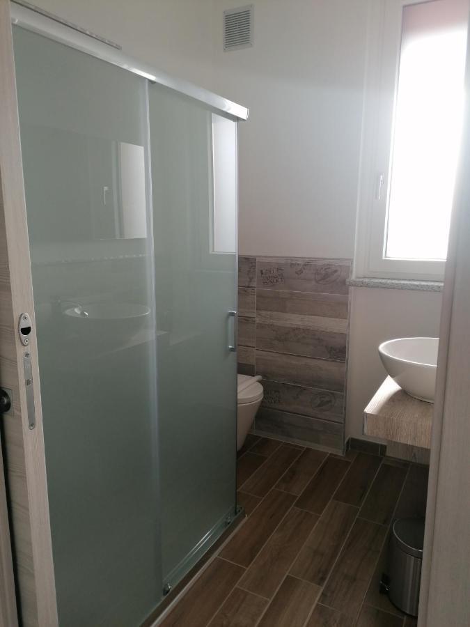 Suite Room Malpensa B&B Cardano Al Campo Bagian luar foto